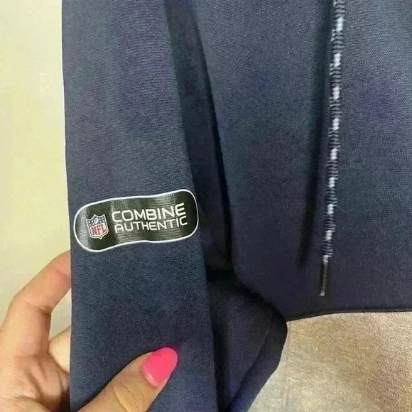 College combine PATRIOTS UNDER ARMOUR sweatshirt small - Picture 3 of 5